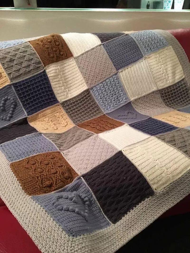 Плед из квадратов крючком (85 фото): пошаговые мастер-классы для начинающих и схемы с описанием вязания красивого пледа