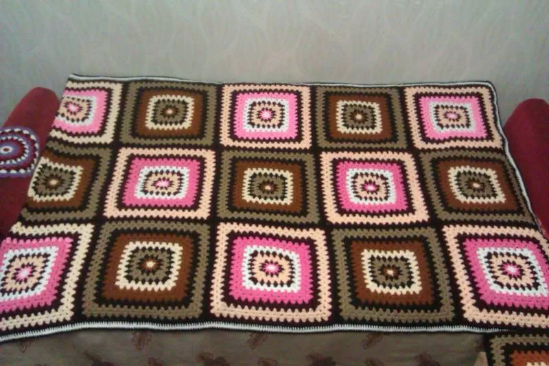 Плед из квадратов крючком (85 фото): пошаговые мастер-классы для начинающих и схемы с описанием вязания красивого пледа