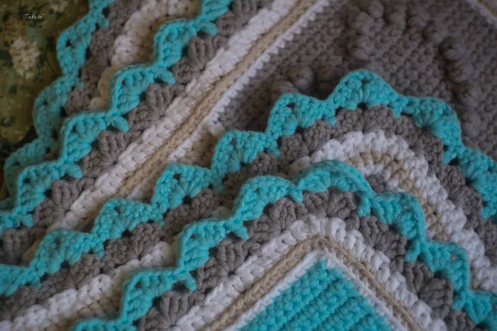 Плед из квадратов крючком (85 фото): пошаговые мастер-классы для начинающих и схемы с описанием вязания красивого пледа