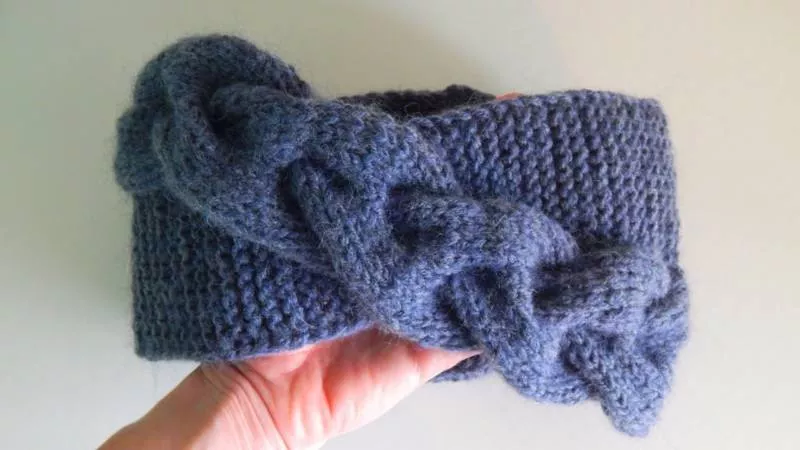 Повязка на голову спицами - схемы для начинающих с описанием вязания красивой повязки на голову для женщин и девочек