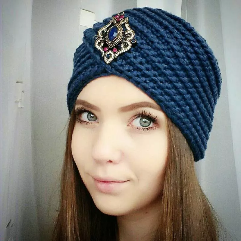 Повязка на голову спицами - схемы для начинающих с описанием вязания красивой повязки на голову для женщин и девочек