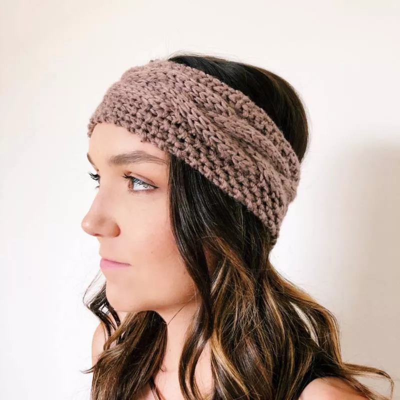 Повязка на голову спицами - схемы для начинающих с описанием вязания красивой повязки на голову для женщин и девочек