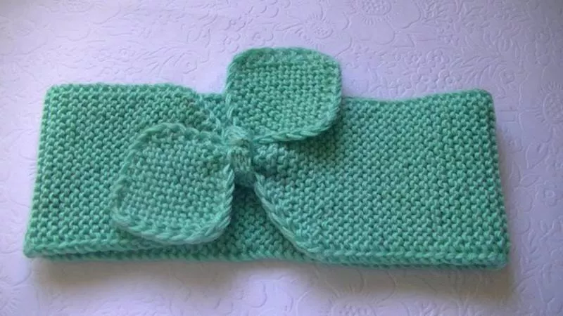 Повязка на голову спицами - схемы для начинающих с описанием вязания красивой повязки на голову для женщин и девочек