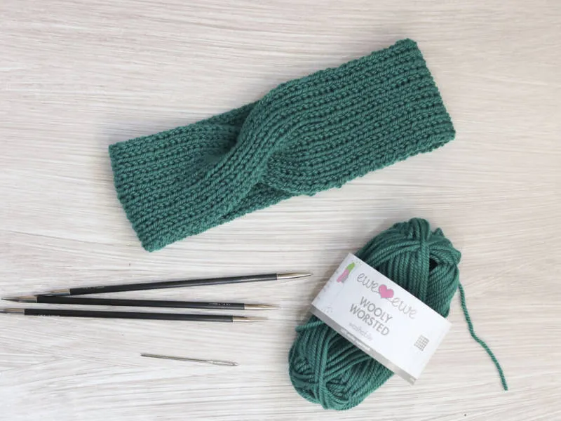 Повязка на голову спицами - схемы для начинающих с описанием вязания красивой повязки на голову для женщин и девочек