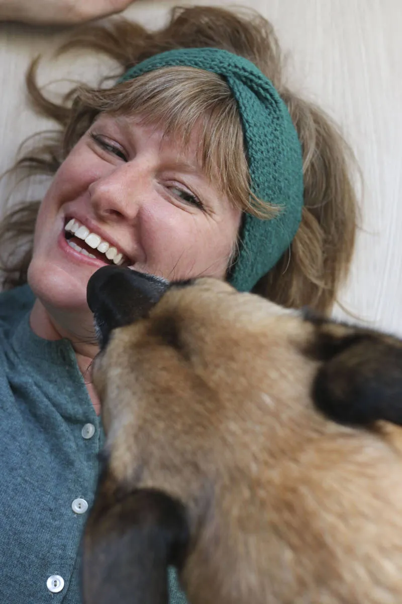 Повязка на голову спицами - схемы для начинающих с описанием вязания красивой повязки на голову для женщин и девочек