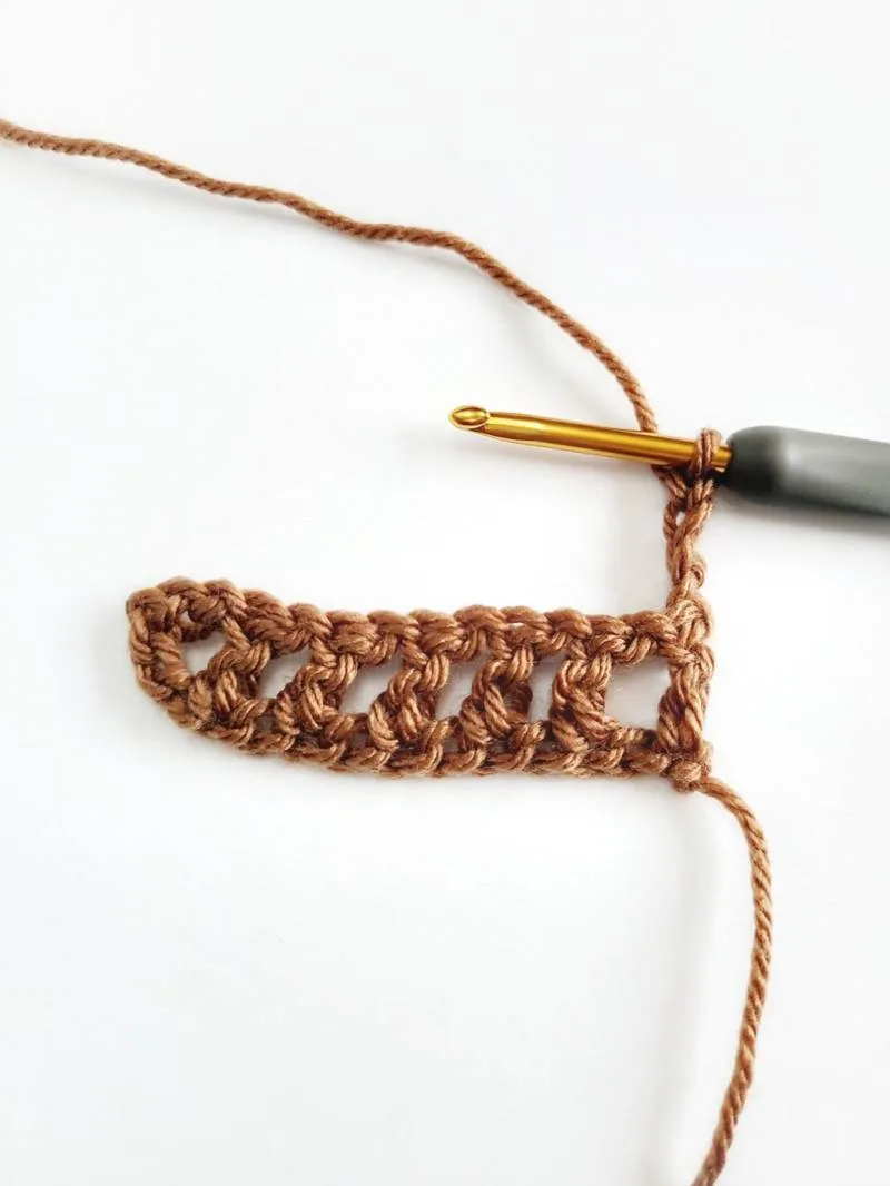 Сетка крючком - узоры и мастер-классы для начинающих и схемы с описанием вязания сетки крючком