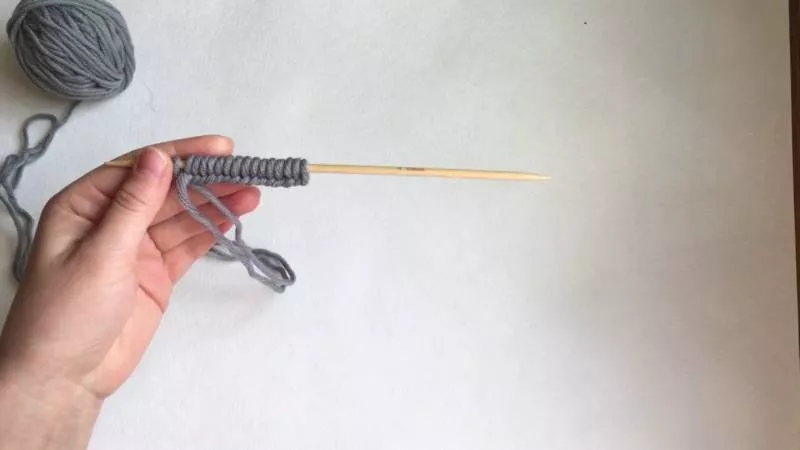 Снуд спицами - простые узоры и пошаговые схемы для начинающих с описанием вязания красивого снуда спицами