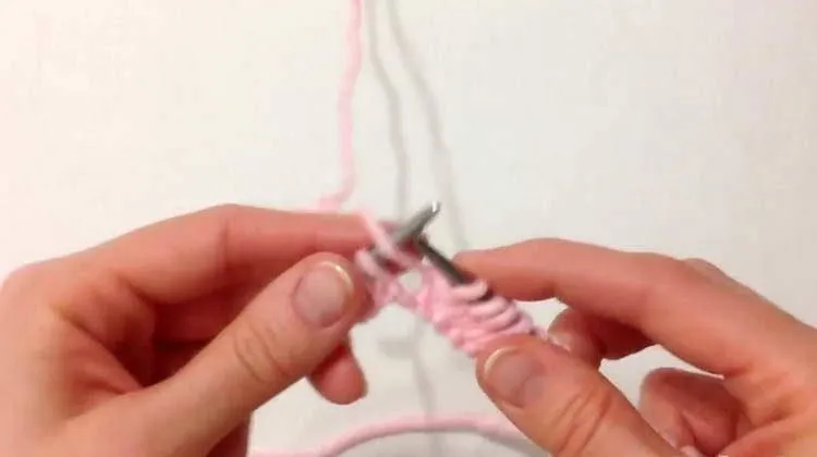 Снуд спицами - простые узоры и пошаговые схемы для начинающих с описанием вязания красивого снуда спицами