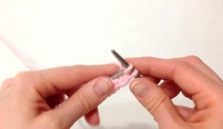 Снуд спицами - простые узоры и пошаговые схемы для начинающих с описанием вязания красивого снуда спицами