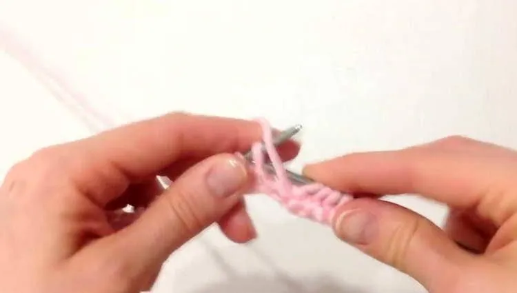 Снуд спицами - простые узоры и пошаговые схемы для начинающих с описанием вязания красивого снуда спицами