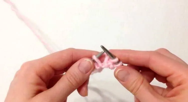 Снуд спицами - простые узоры и пошаговые схемы для начинающих с описанием вязания красивого снуда спицами