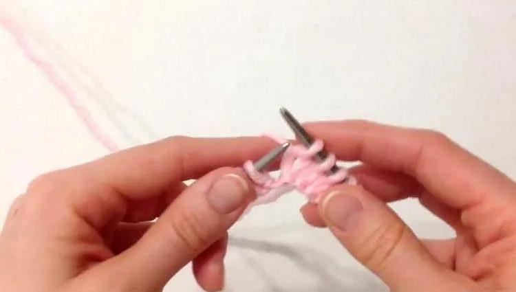 Снуд спицами - простые узоры и пошаговые схемы для начинающих с описанием вязания красивого снуда спицами