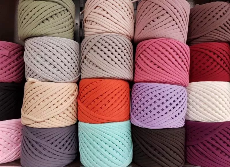 Коврик из трикотажной пряжи крючком - схемы для начинающих для вязания красивого прямоугольного, круглого, овального и квадратного коврика (133 фото)