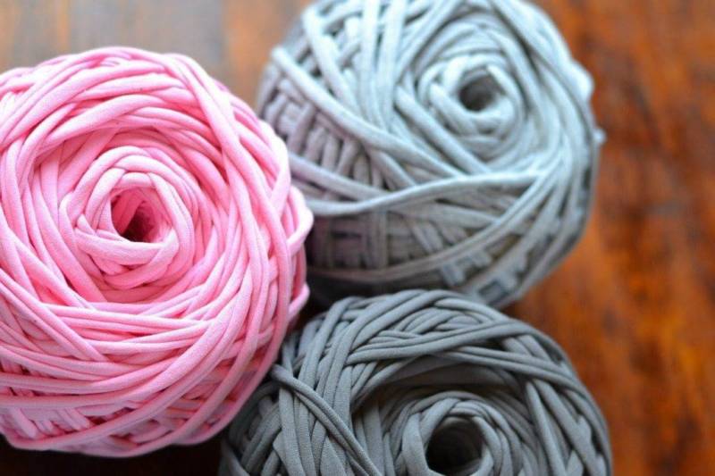 Коврик из трикотажной пряжи крючком - схемы для начинающих для вязания красивого прямоугольного, круглого, овального и квадратного коврика (133 фото)