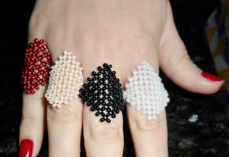 Украшения из бисера своими руками (156 фото): легкие мастер-классы и схемы для начинающих по простому плетению красивых украшений из бисера