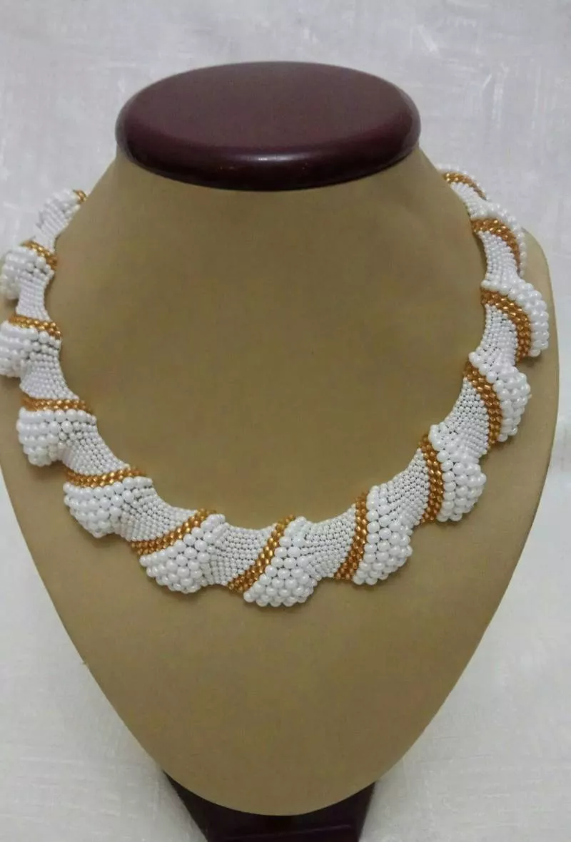 Украшения из бисера своими руками (156 фото): легкие мастер-классы и схемы для начинающих по простому плетению красивых украшений из бисера