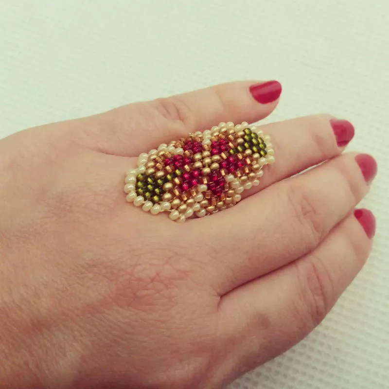 Украшения из бисера своими руками (156 фото): легкие мастер-классы и схемы для начинающих по простому плетению красивых украшений из бисера