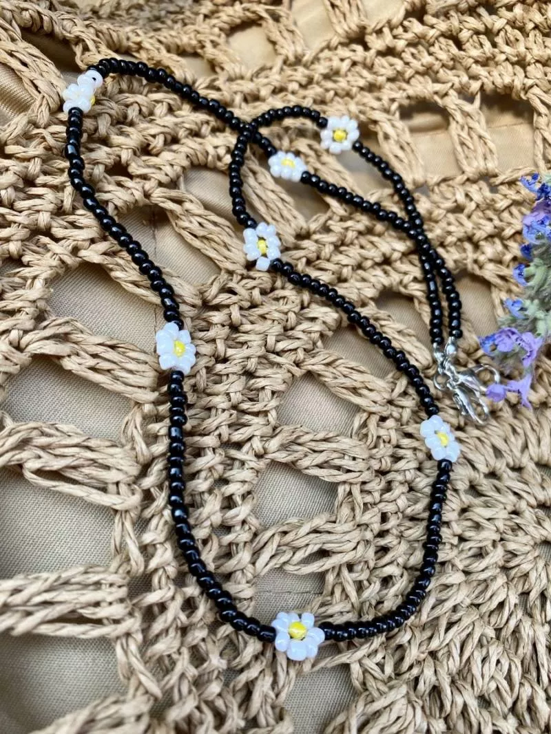 Украшения из бисера своими руками (156 фото): легкие мастер-классы и схемы для начинающих по простому плетению красивых украшений из бисера