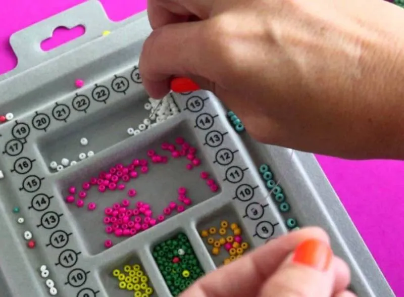 Украшения из бисера своими руками (156 фото): легкие мастер-классы и схемы для начинающих по простому плетению красивых украшений из бисера