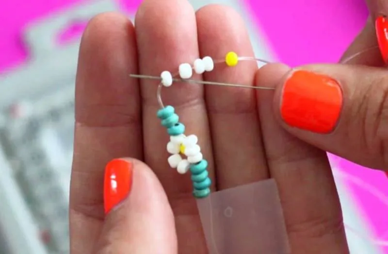 Украшения из бисера своими руками (156 фото): легкие мастер-классы и схемы для начинающих по простому плетению красивых украшений из бисера