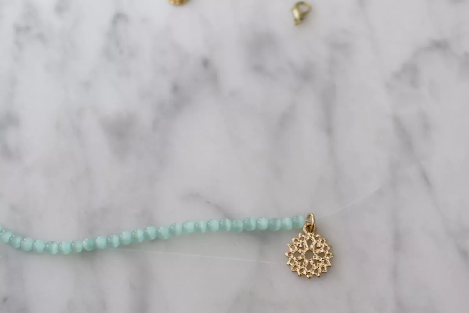 Украшения из бисера своими руками (156 фото): легкие мастер-классы и схемы для начинающих по простому плетению красивых украшений из бисера