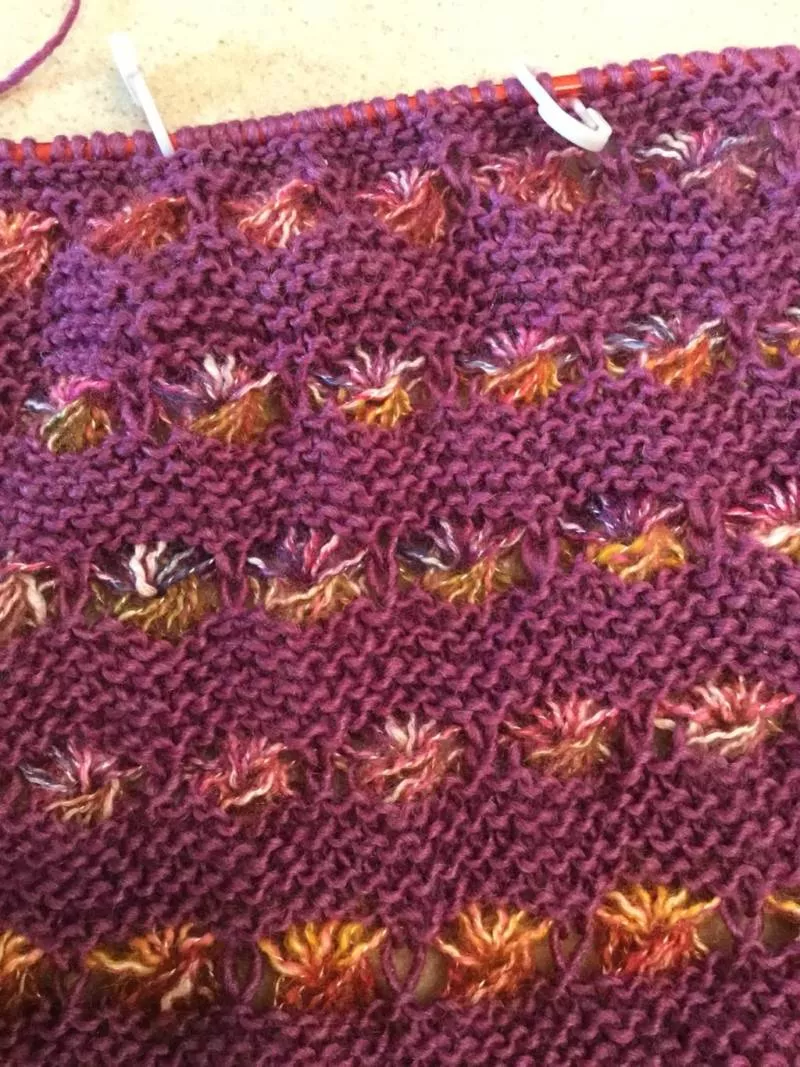 Узор "Звездочки" спицами - схемы с описанием вязания ажурного узора звездочки, по кругу, из 3 петель