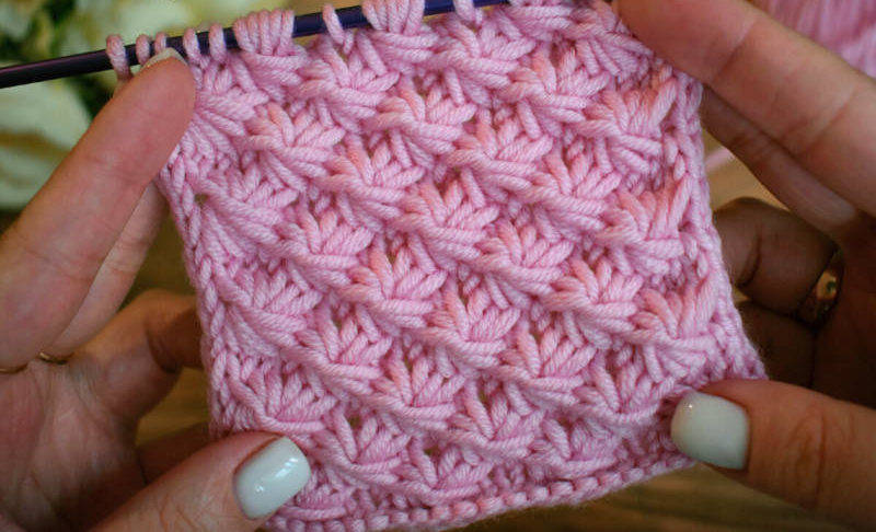 Узор "Звездочки" спицами - схемы с описанием вязания ажурного узора звездочки, по кругу, из 3 петель