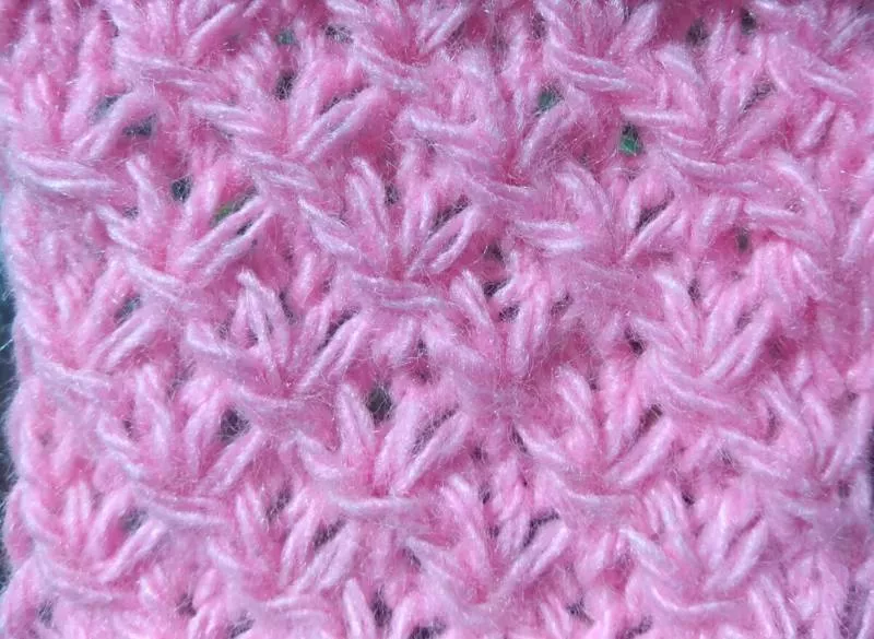 Узор "Звездочки" спицами - схемы с описанием вязания ажурного узора звездочки, по кругу, из 3 петель