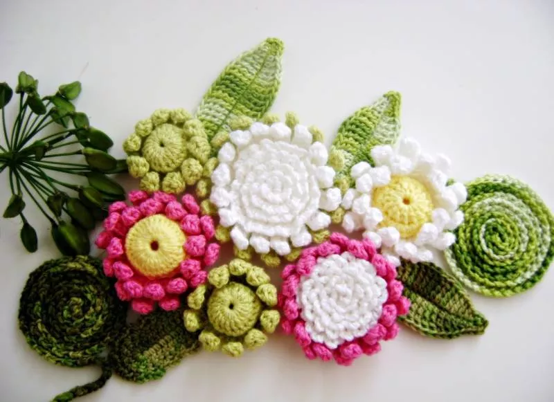 Вязание цветов крючком - пошаговые мастер-классы для начинающих и схемы с описанием вязания цветов крючком