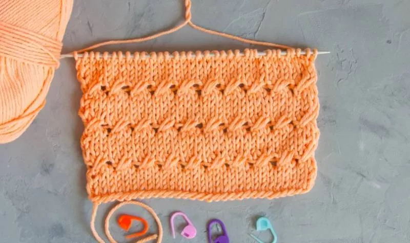 Вязание простых узоров спицами и крючком - схемы для начинающих с описанием вязания простых красивых, ажурных узоров