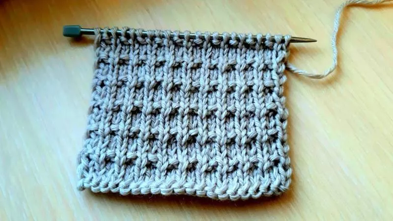 Вязание простых узоров спицами и крючком - схемы для начинающих с описанием вязания простых красивых, ажурных узоров