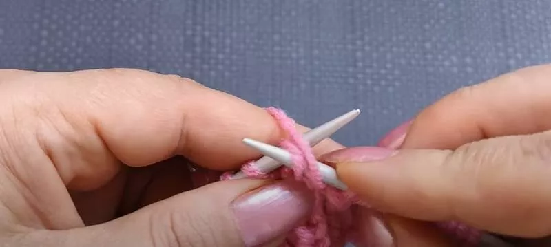 Вязание простых узоров спицами и крючком - схемы для начинающих с описанием вязания простых красивых, ажурных узоров