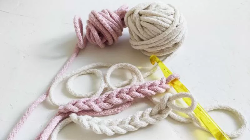 Вязание шнуров крючком - мастер-классы для начинающих и схемы вязания мастер-классы для начинающих и схемы вязания полиэфирного и хлопкового шнура крючком