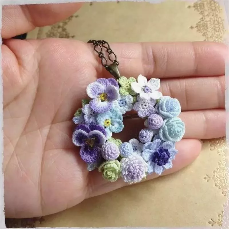 Вязание цветов крючком - пошаговые мастер-классы для начинающих и схемы с описанием вязания цветов крючком