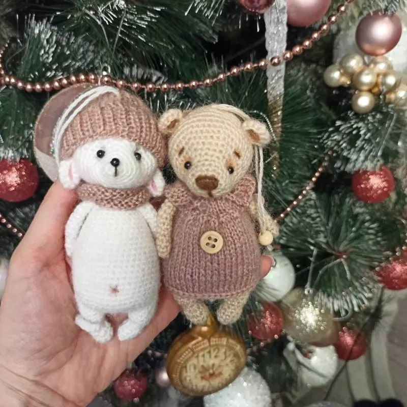 Вязаные новогодние игрушки - схемы с описанием вязания новогодних елочных игрушек крючком